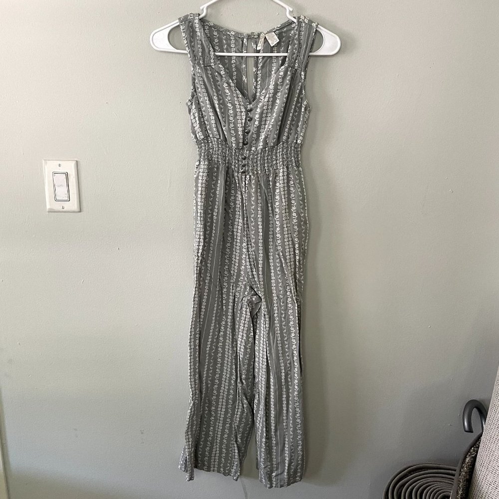 Japna green white floral jumpsuit v-neck casual summer lightweight pockets